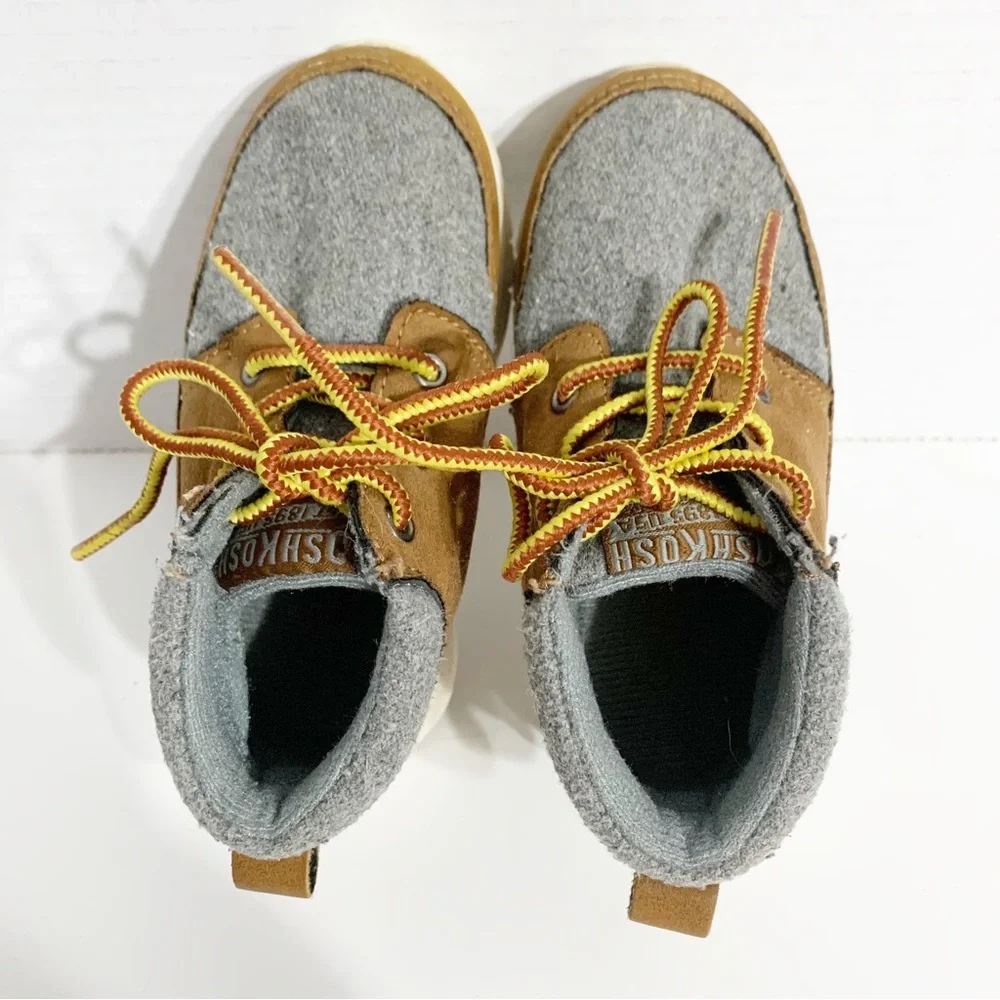 OshKosh B’Gosh CUBE-B Lace Up Fleece/Felt Faux Suede Boots Two Toned Mid Tops